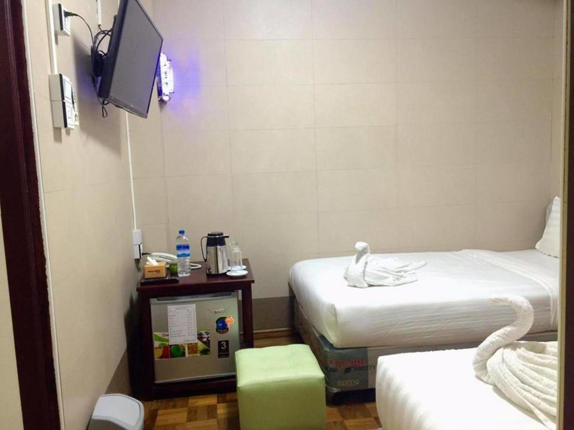 Pandora Motel Yangon Ngoại thất bức ảnh