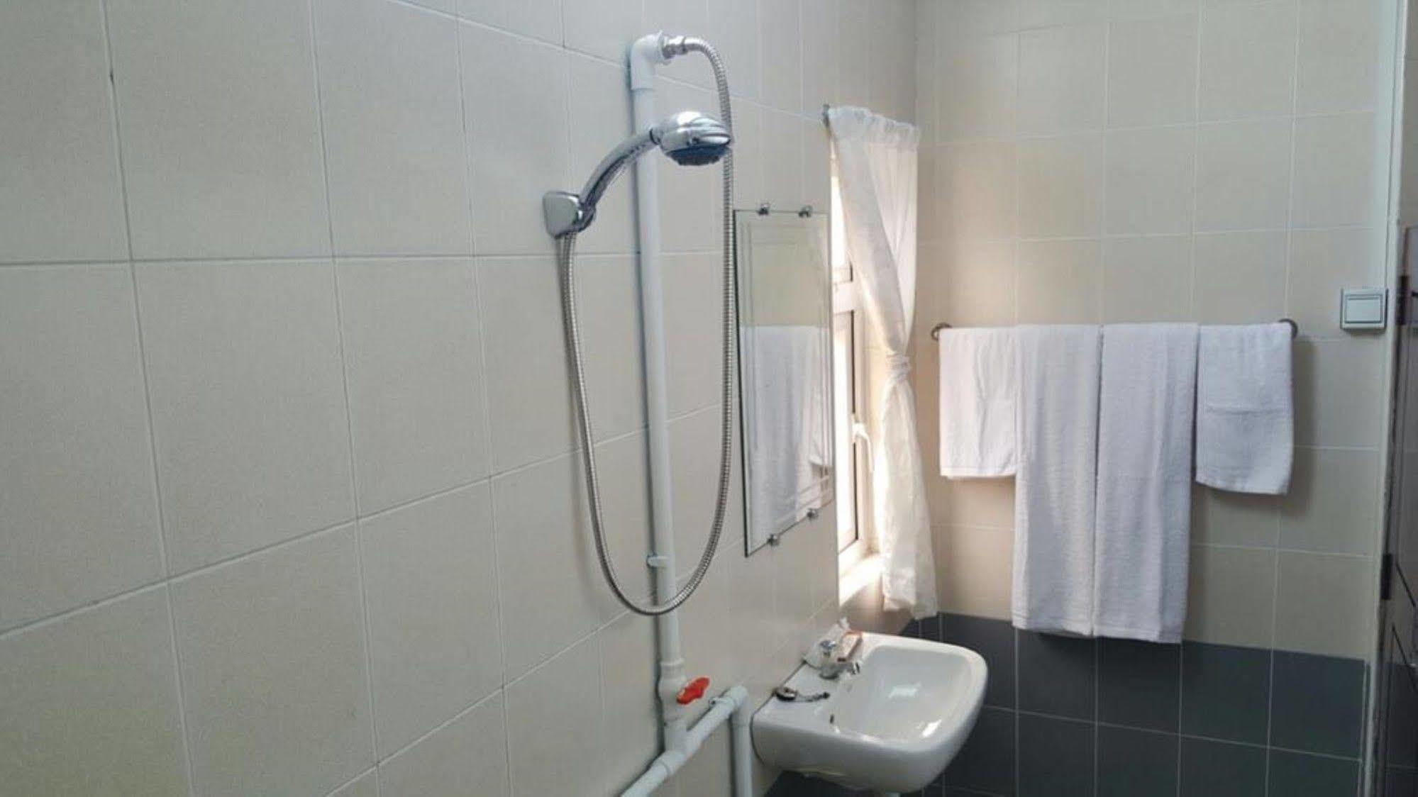 Pandora Motel Yangon Ngoại thất bức ảnh