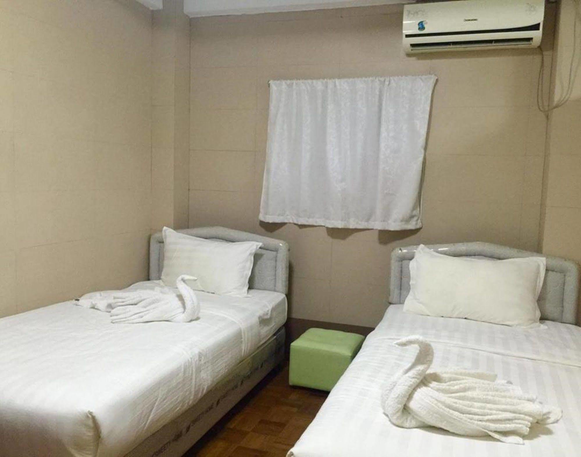 Pandora Motel Yangon Ngoại thất bức ảnh